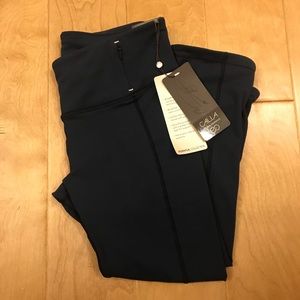 NWT Calia by Carrie Underwood Capris